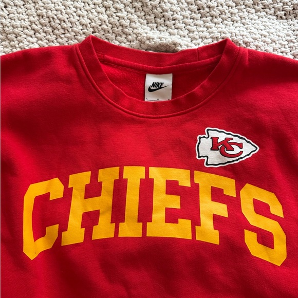 Nike Women's Red Chiefs Sweatshirt - Picture 2 of 3